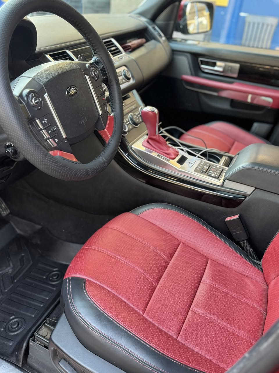 رانج روفر  
سبورت 2013 🇬🇧
مواصفات اوتوبايغرافي
ماشية 126 الف كيلو 
رقم بغداد 
من انظف الرانجات ال 2013

وكاله سردار
صيانتها كاملة وجاهزة كفالة عامة بدون صبغ

٨ سلندر بانزين بدون سوبر 
محرك Hse طلب خاص مواصفات اوتوبايغرافي
كير مكينه حداديه كلها بشرط مكفوله كفاله عامه 

ماتحتاج اي مصرف جاهزه 
سياره كلها بشرط الفحص مكفوله 

المواصفات 
🛑 ٣ شاشه ديفيدي 
🛑جكات تصعد ٣ وضعيات قيادة
🛑سلايت
🛑٤ ابواب بصمه + بصمة تشغيل
🛑 كشنات تدفئه حتى الخلفي 

داخل احمر واسود لونين 
يجي بس بل اوتوبايغرافي
تخم تاير جديد 
مكان السياره بغداد

للاستفسار  
*********** يوسف
@الجميعYousif Range
