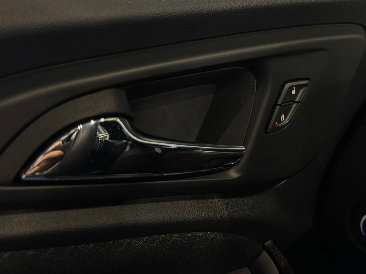 ماليبو  سلفري موديل ٢٠٢٢  بصره معوقين (غرق) جايه من امريكا  تعمل وتسير  ايرباك سليم جميع الايرباك سليمه 
ماشيه ٧٤ كيلو نظيفه قبل سبوعين بدلت تخم تاير امامي وخلفي  والسياره جاهزه من كلشي 

***********
السعر ١٣٥  مجال كلش بسيط

رقم الشاصي نزله بالكوكل وراح تشوف صورها وهي بأمريكا 
1G1ZD5ST9NF126533
