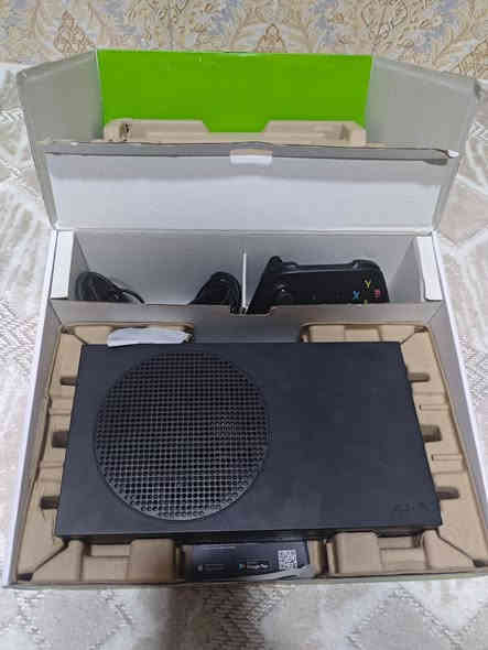 اكس بوكس سيريس اس ذاكرة T1 . مستعمل اخوة الجديد مع اشتراك 3 اشهر و جوستك جديد . 650 الف وبي مجال اتصال عل رقم لاحد يراسل خاص . ***********
