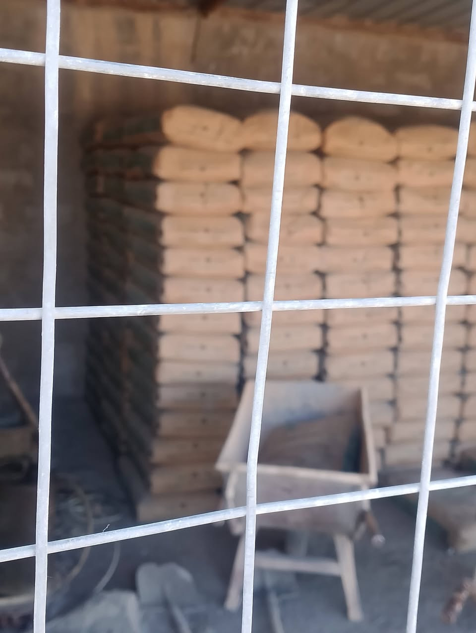 يعلن معمل بلوك ابو علي عن توفر اجود انواع البلوك وبأسعار تنافسية 
فضلا عن توفر كافة مواد البناء 
العنوان بابل ناحية النيل قرية الطلائع 
للتواصل 
***********
***********
