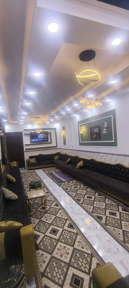 دار للبيع مساحة 320م
طابو زراعي مناصفة مع البلدية 
استقبال معزول 10×4
استقبال داخلي 6×5.   و3 غرف نوم 5×4
وصالة 9×4.        ومطبخ 7×6 حار وبارد
للستفسار ***********
