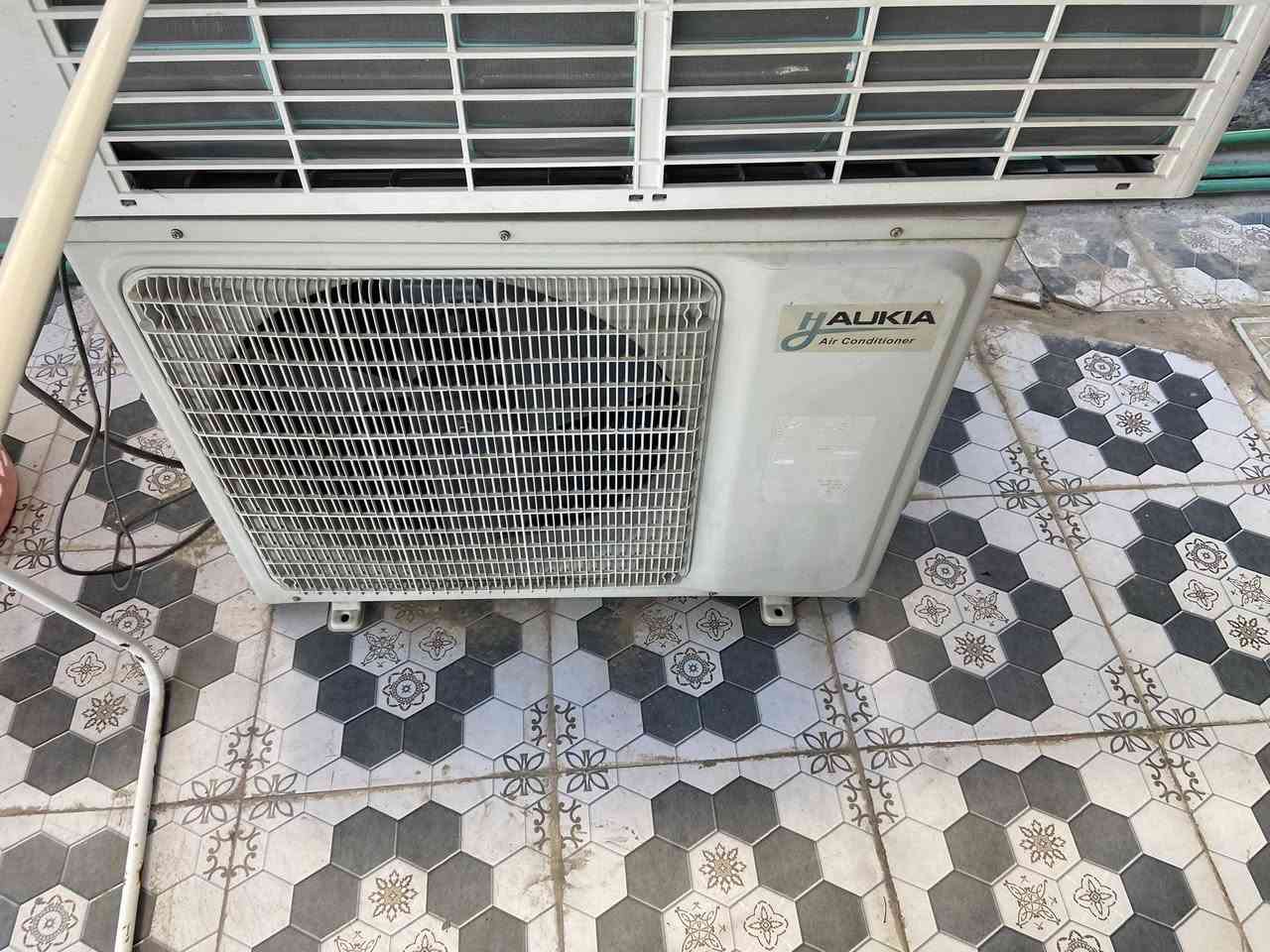 سبلتين ٢ طن نظيفات وعلى الفحص سعرهن ٧٠٠  مكاني بابل / جبلة / ***********
