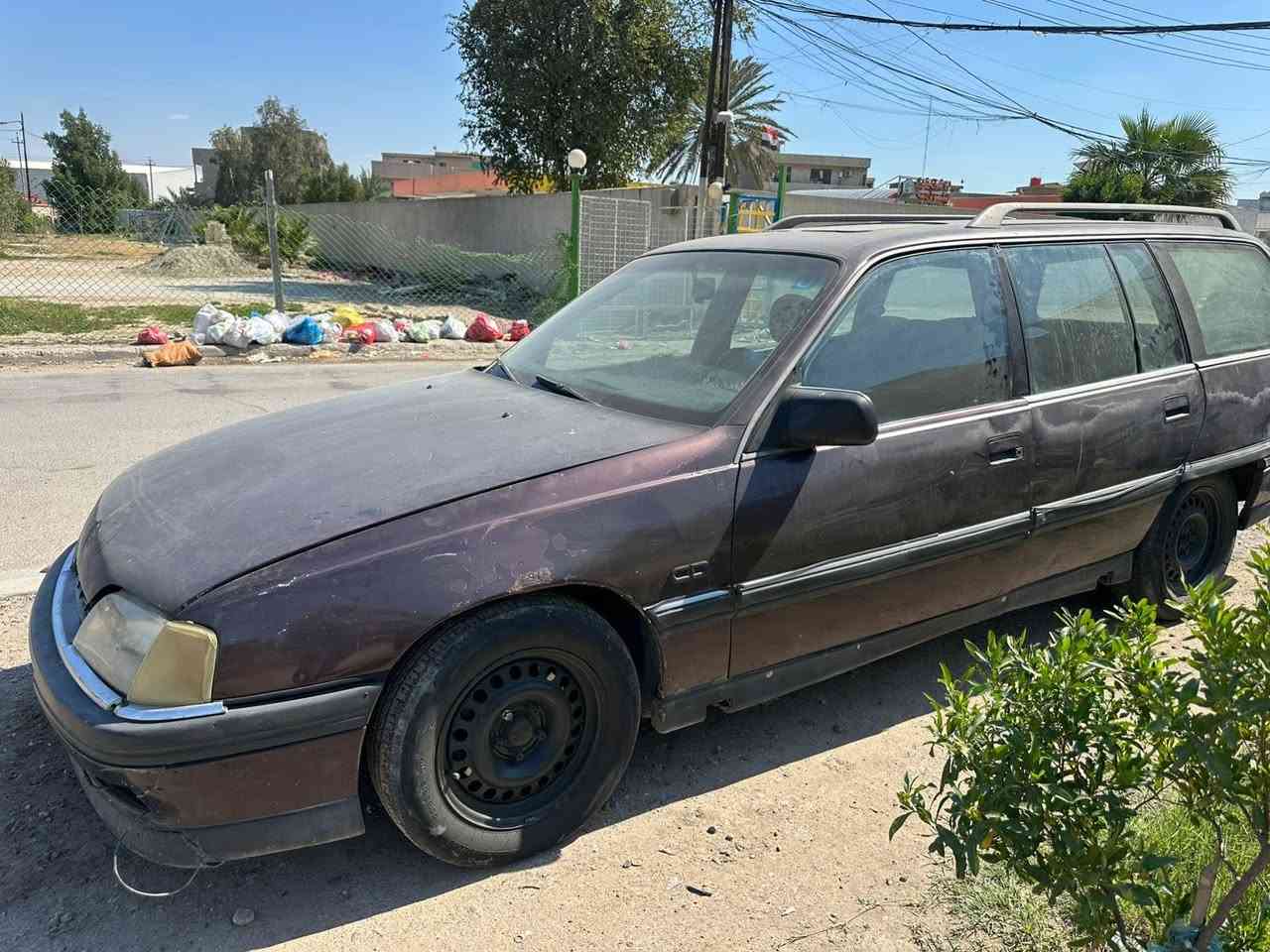 سلام عليكم للبيع اوبل اوميكاً موديل 1991 كير عادي@ مكينه 2500 بيهه خيط تبخير باًسمي رقم جديد عنوان السياره بغداد حي الجامعه 
***********السعر 23
