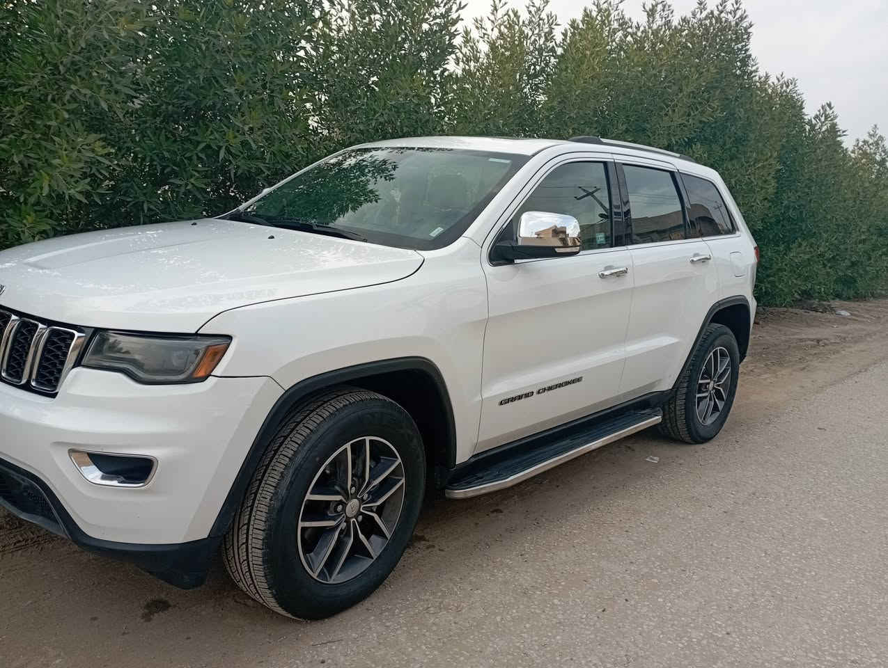 السلام عليكم
جيب جراند شيروكي 2017 ليمتد رقم بغداد دولي السياره باسمي تحويل مباشر فول مواصفات 
لايت بلاك زنون
دواخل جلد بيجي
كشنات الامامي تدفئه وتبريد
الستيرن تدفئه وتبريد
الكير ومحرك مكفول
تبريد مكفول
إيرباك سليم
حساس خلفي
بلوتوث حاكيه
شفتات ستيرن
ماشيه 78
رقم الموبايل ***********
