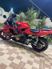 هوندا F4i • مكفولة • تايرات جديدة