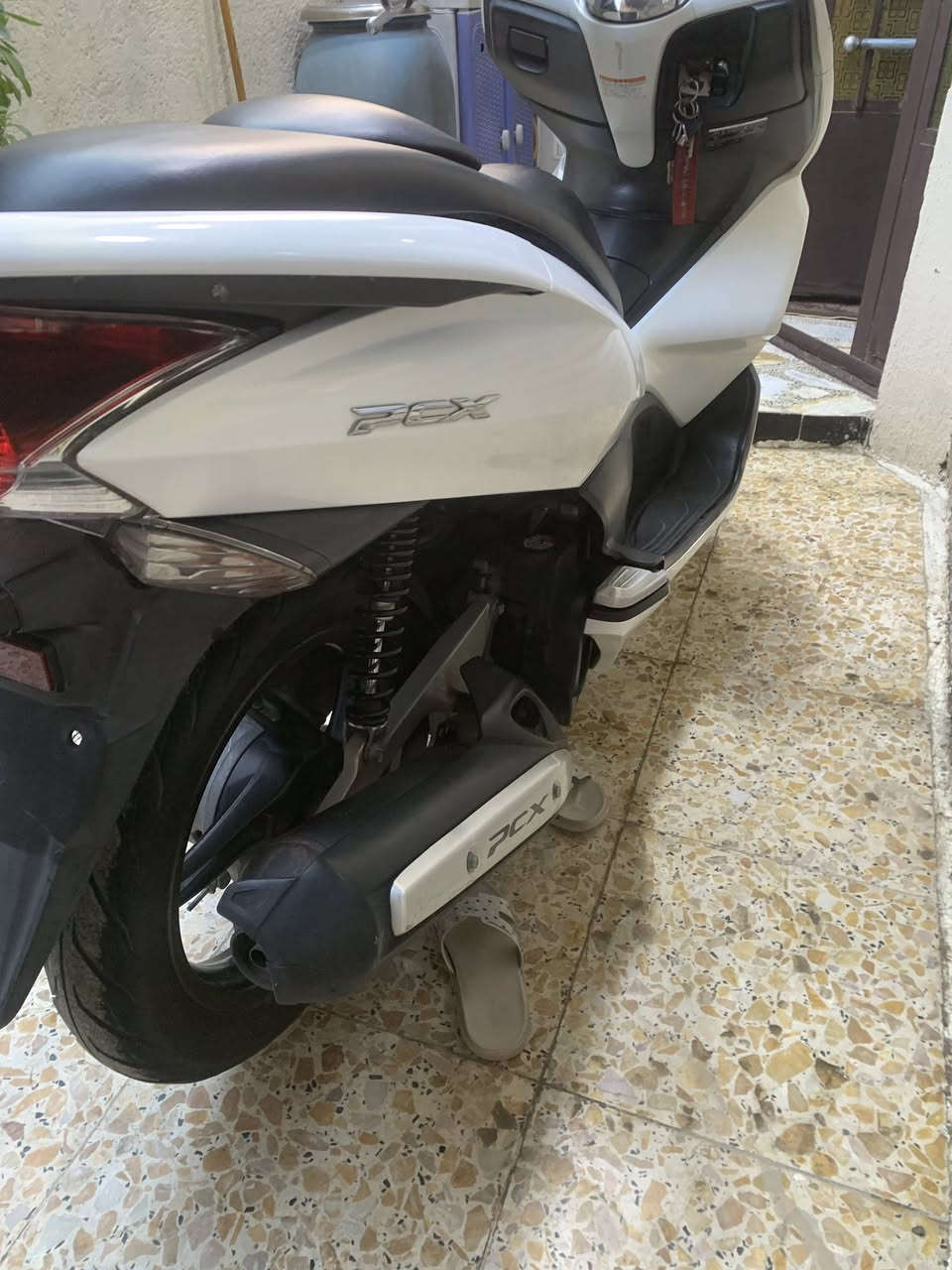 سلام عليكم جيل اول للبيع ياباني JF
لون ابيض صدفي دراجه مال جناي جديده كلش وناعمه محرك 125 و بانزين محسن ودهن مزويل دراجه مكفوله كفاله عامة ما بيها نقص جاهزه ونضيفه ع وضع البلادي  وأحلى من صور  مكاني بغداد شراي يتصل ويدلل ***********
