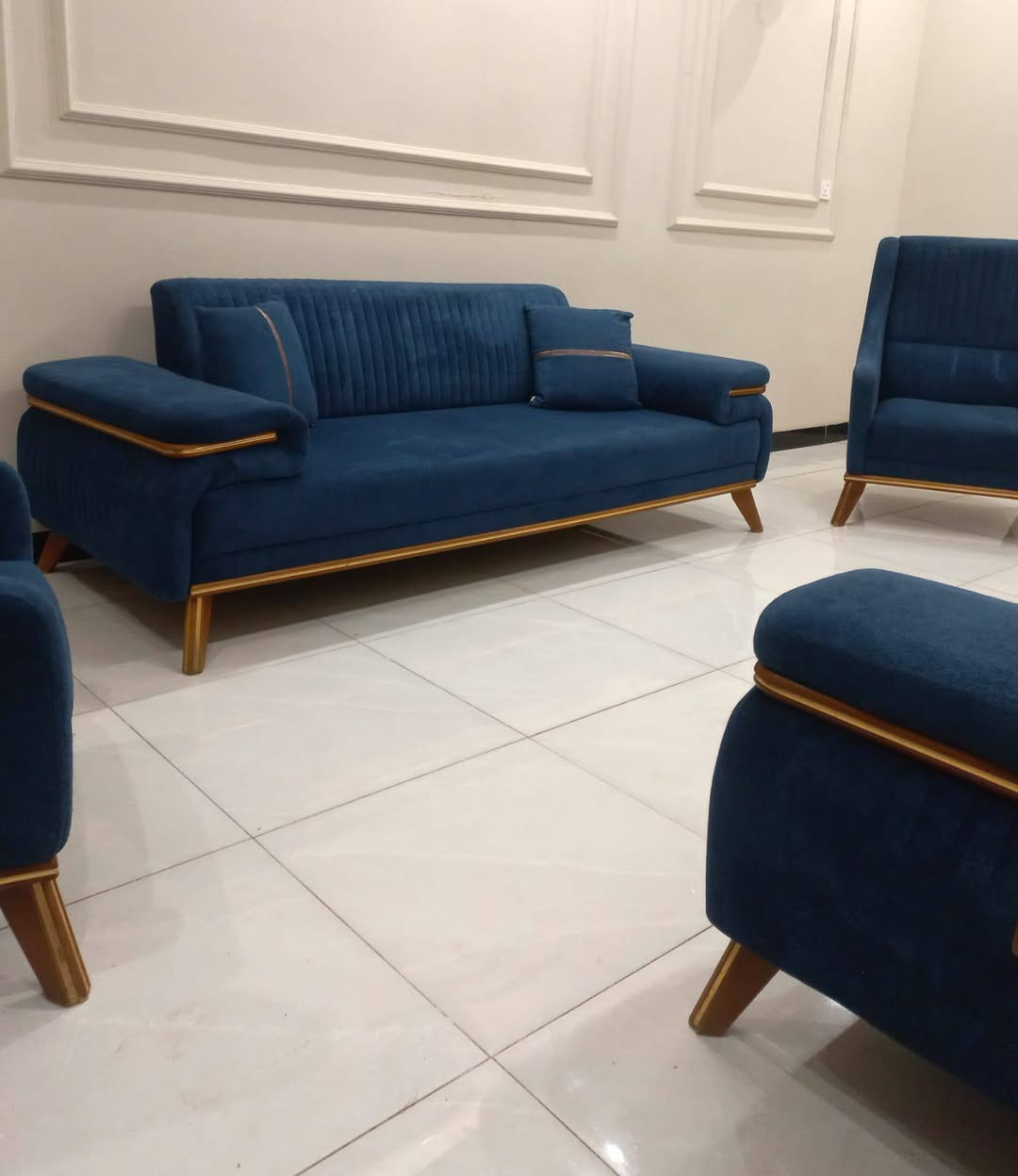 تخم تركي 8 مقاعد مودرن نضام سرير يدات سلايت سفج بولستر طبي دير فريم ارجل زان نضيف جدا  مبي اي ضرر اخو جديد سعر... 600 وبي مجال بسيط


**إذا كنت صاحب هذا الإعلان وتريد حذفه لأي سبب، رجاءا أرسل رسالة إلى الدعم الفني**