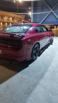 جارجر٢٠١١ مصبوغه عام اني صبغتهه كفاله من لكص ولكلبه لسيارة كامله مابيه...