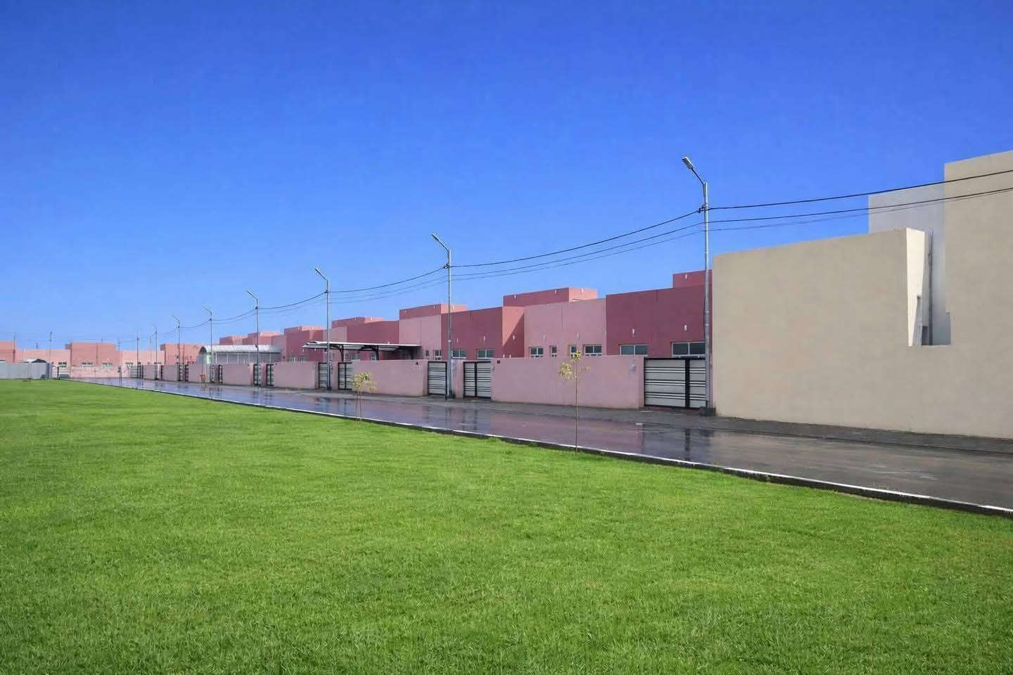 ✨دار ركن للبيع ✨
  #مجمع_الكرار_السكني #شركة_بوابة_الغدير_العقارية

✨دار 2535 للبيع.. بلوك79....مساحة 230م 
✨ سعر الشركة 107..الواصل 40
✨ مرحلة رابعة ..يباع بتطلوعة واقساط شهرية 
✨موقعه ركن على شارع 15*15م
✨ للاستفسار مراسلتنا عبر الارقام التالية

☎️*********** 
☎️*********** 

موقع الشركه 📌
النجف الاشرف..حي النداء _شارع المجمعات _مجمع الاميرات 2_الدور ال vip
