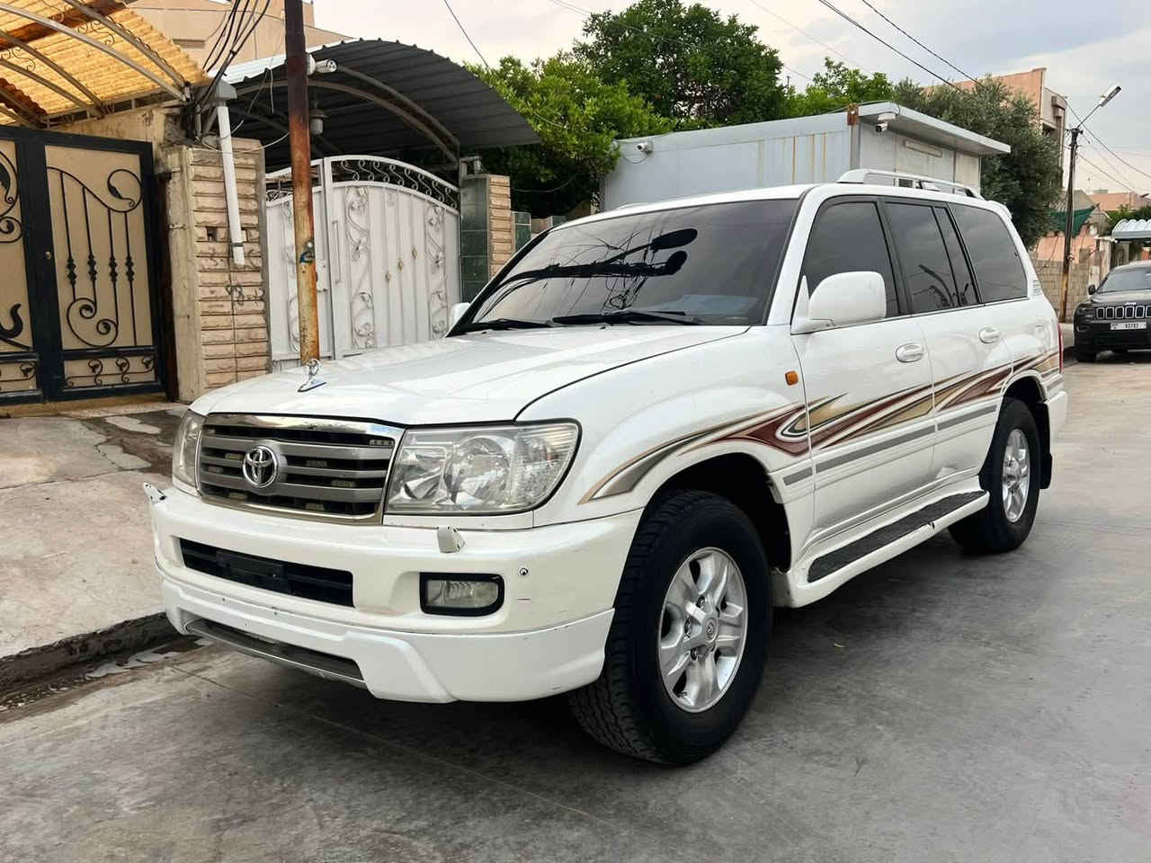 Toyota Land Cruiser
GXR  2006
السعر 188
السياره مرقمه اربيل كلشي جاهز رقم جديد تحويل ثاني يوم  
بدون صبغ شرط
فتحه سقف
وباقي مواصفات لانكروزر
شرط  غرامات 
عنوان كركوك
***********
