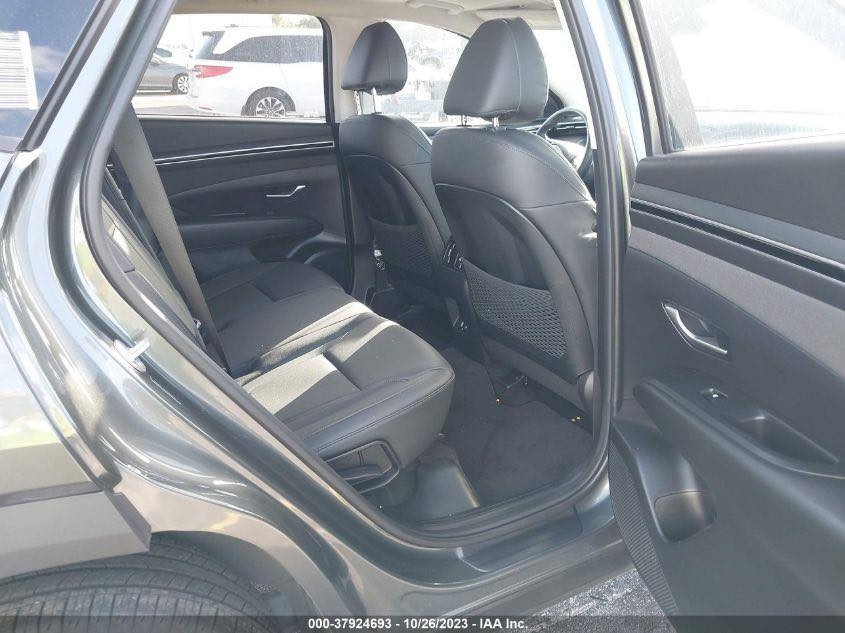 سلام عليكم توسان 2023 للبيع وارد امريكي بدون ايرباك مواصفات SEL ماشية 9200 للأتصال ع الرقم ***********
