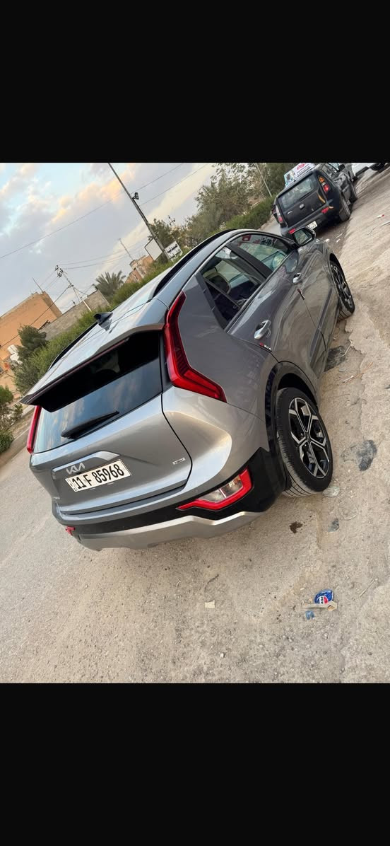 السلام عليكم
كيا نيرو موديل 25هايبرد
ماشيه 25ميل
فول للاخير معروفه مواصفاته 
السعر والتفاصيل اتصال ع ***********ل او ماسنجر
