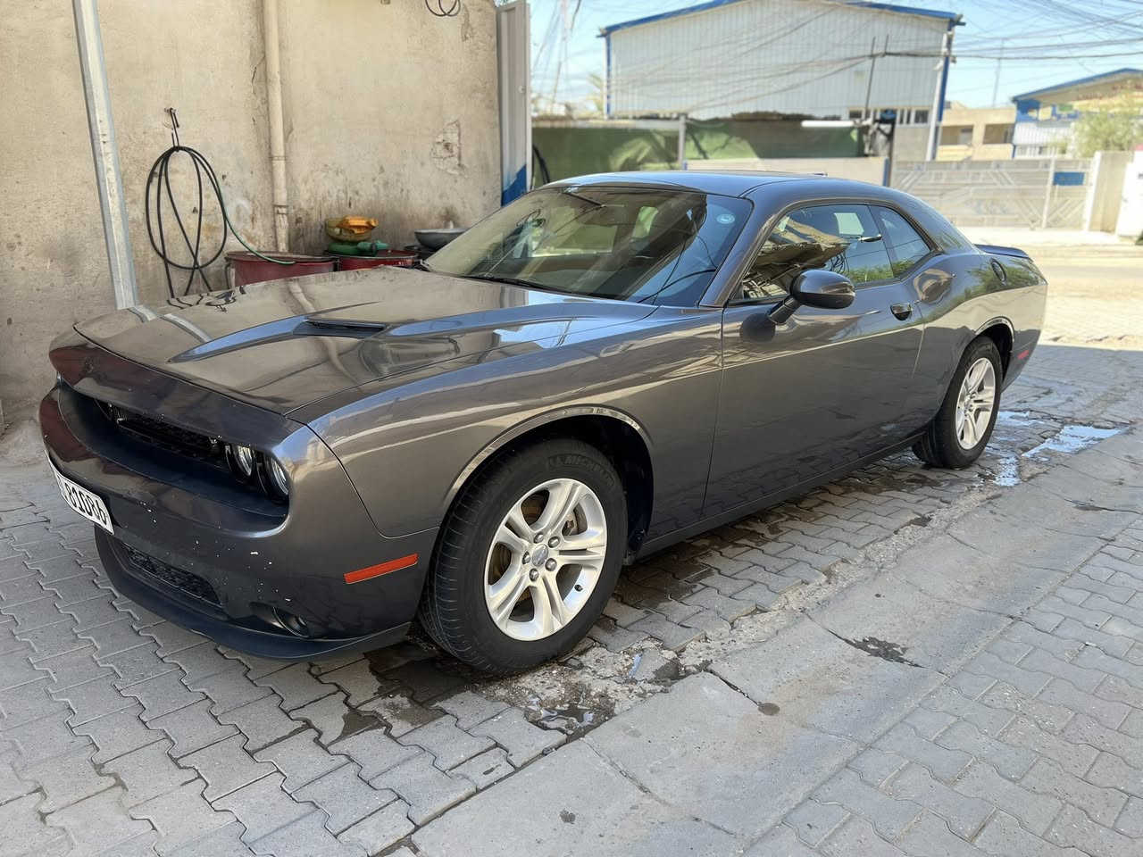 السلام عليكم 
دوج جالنجر SXT للبيع 
موديل 2022 وارد امريكي 
ماشية 28 الف ميل 
ضرر خفيف فقط البونيد ودعاميات مبدلة
لغود وشواصي كلها بلادية ضربة ما واصله للراديتر
ايرباكات دواخل كلها سليمة سياره جديدة 
رقم سياره اربيل ومكانها بغداد / الكرخ 
رقم الشاصي موجود بالصور وصور الحادث 
سعرها 205 ورقة للأتصال ***********
