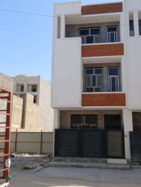 بيت ٥٠ متر بناء حديث (صفر غير مسكون) زيونة محله ٧١٢  شارع صيدلية القطن...