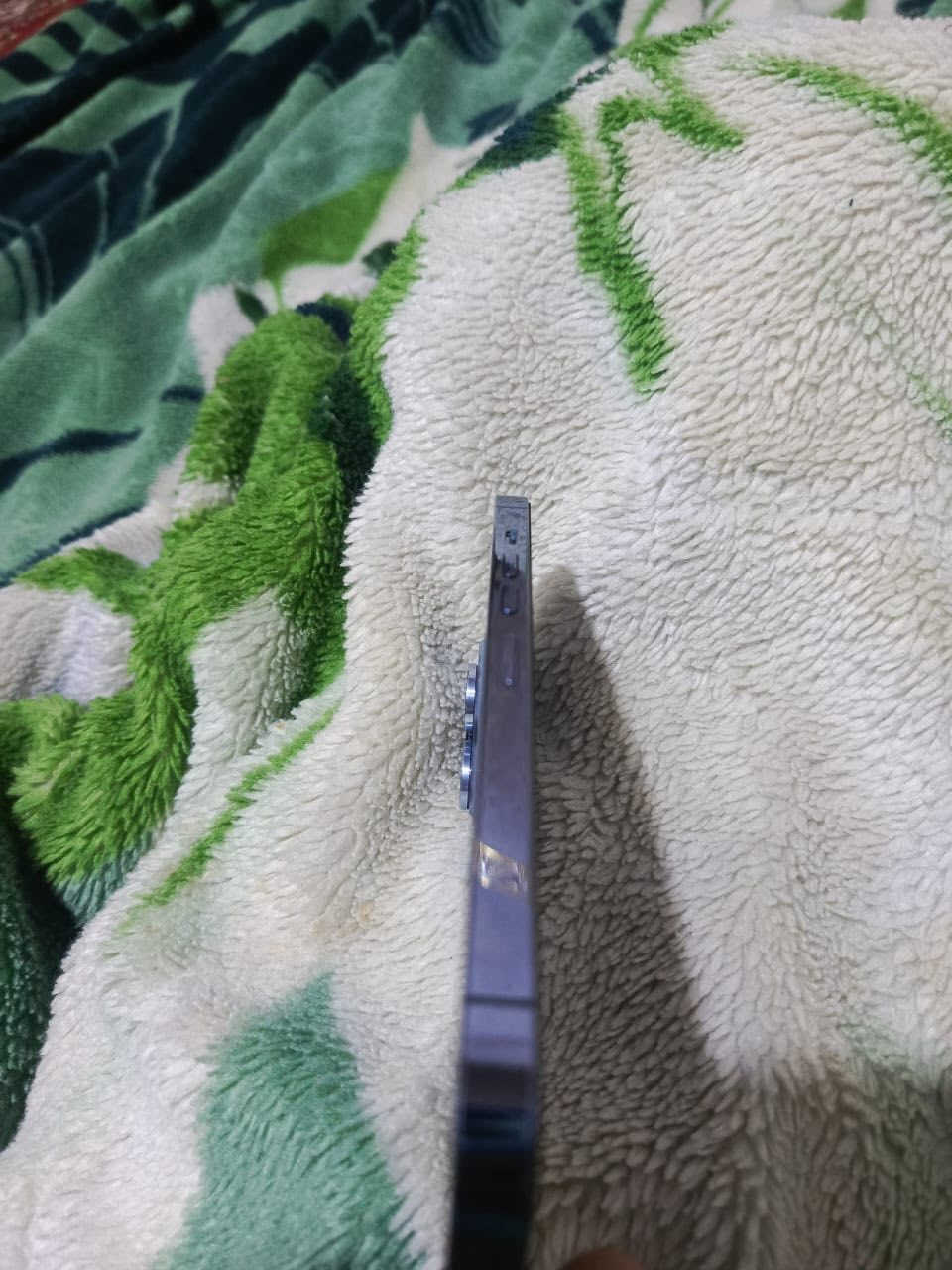 السلام عليكم جهاز 13برو ماكس بطاريه84برغي مامفتوح علشرط كلشي شغال بي مكاني نجف حي نداء سعر 725شراي يتصل ***********
