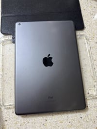 ايباد 9 • ٢٥٦ • باكيت وشاحن