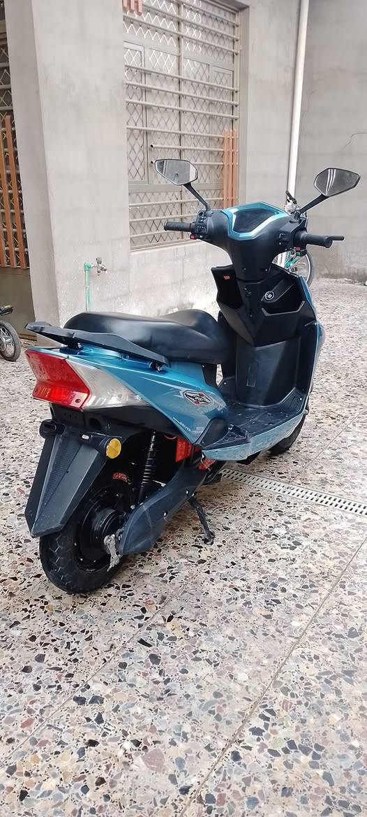 دراجه شحن نوع سكنس نظيفه كلش بطاريات عدد 5 جدد مبدلات السعر 500 مكاني بغداد للاتصال ***********
