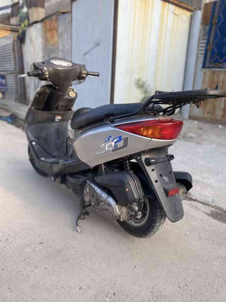 سلام عليكم دراجه بريز ببغاء للبيع دراجه مال رمبه جديده صارلها اقل ٦ اشهر نازله من الرمبه كفاله عامه اي نقص ما بيهه اذا مكينه مفتوحه او كفر تجاري تاخذهه ابلاش الشعر (مليون ) او بيهه مجال حك الجيه مكان بغداد الدوره للاتصال ***********
