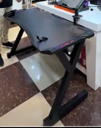 طاولة • وزن ثقيل • قفلو