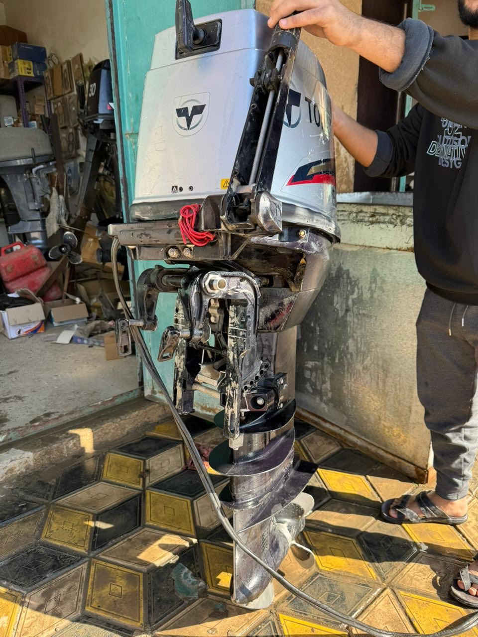 السلام عليكم ….مكينه 50توهاتسو سلف وحبل
محرك مفتوح مبدل بساتم والكير شرط شركه مكينه
حلوه وناعمه وشرط الشغل ..السعر …14ورقه وبي مجال 

***********
