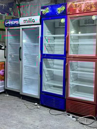 ثلاجات عرض • أحجام مختلفة • للبيع