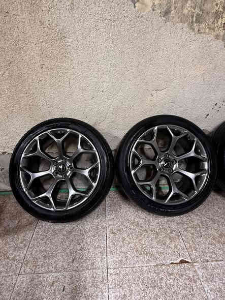 السلام عليكم
ويل هوه وتايراته حجم 20 اوباما 
السعر 400 الف 
الرقم ***********
العنوان البصرة حي الاصدقاء
