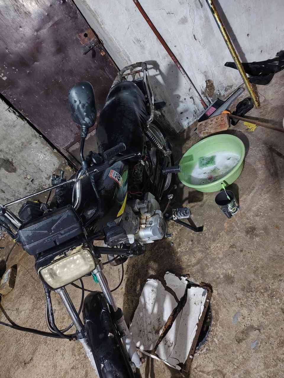 يا الله سيفان ٥ كير الدراجه تخبل معدل شلعه شرط  ما تصير عليه ضفيرة جديده مكينه خرسه بريك امامي خلفي مكينه ما مفتوحه السعر 350 وبيه مجال *********** العنوان بغداد المعامل
