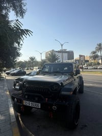 للبيع جاب رانكلر كلاديتر موديل 2020  V6  السياره فول مسستمه ومناقصه شي...