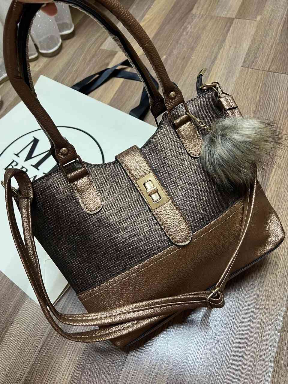 سلاو کچینە ١٠٠ پارچە جل و بەرگی ئافرەتانەم هەیە هەمووی جوان و تازەن ئەمە نیوەی رەسمەکانیەتی سعری لەسەرە زیاتر عەزییە بابەتەکان  نیوەیم لە سویدەوە بۆ هاتۆتەوە  ئەوەشی هەمووی بوێت خاتری ئەگرم کێ ویستی نامە بنیریت  رەسمەکانیکەشی بۆ بنیرم السليمانية, العراق


**إذا كنت صاحب هذا الإعلان وتريد حذفه لأي سبب، رجاءا أرسل رسالة إلى الدعم الفني**