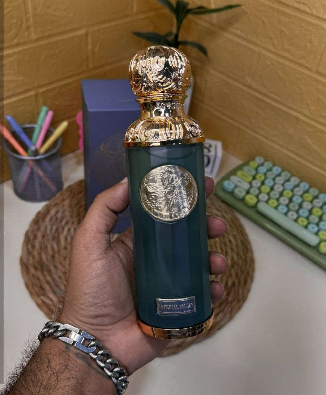 ⭕"عطر قصة إمبريال الاصلي💯"... 
ثباتيه عاليه جداً 💕
فوحان؟ يملي المكان🔥.
 تخلي الكل ينجذب بلا ما يعرف ليش✨
#الاصلي المنشأ الكويت 🇰🇼💯
السعر 20 الف 
🚘يوجد خدمة توصيل لجميع محافظات العراق 4الاف 🚘


**إذا كنت صاحب هذا الإعلان وتريد حذفه لأي سبب، رجاءا أرسل رسالة إلى الدعم الفني**