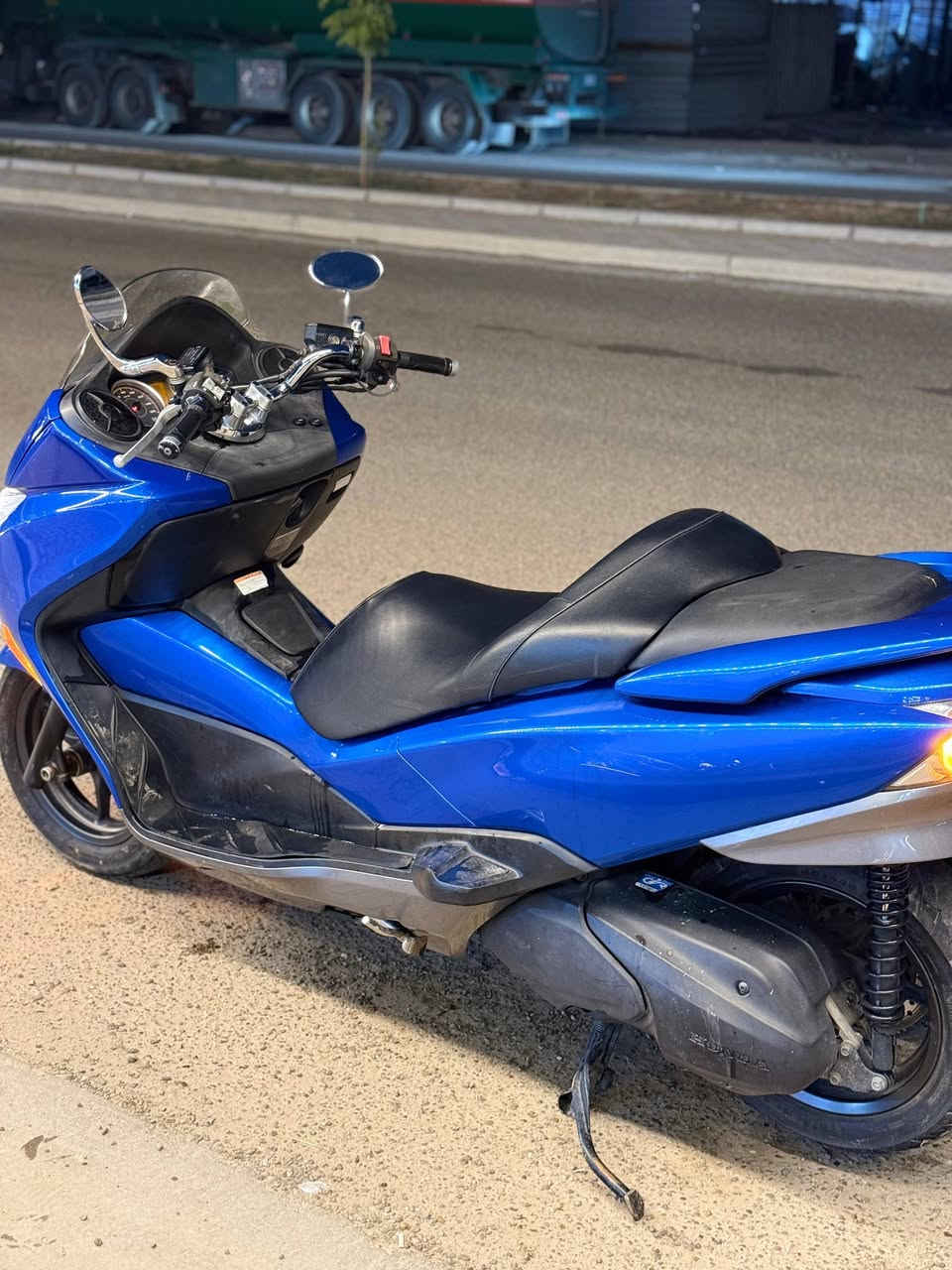 فورزة 0/10 صارلها 10 أيام نازلة من الرمبا 
7 گير مكينة 250 نظام ABS لون مميز مكاني بغداد حي الجهاد 
السعر 17 ورقة للشراي مامتواجد فيس الرقم ***********
