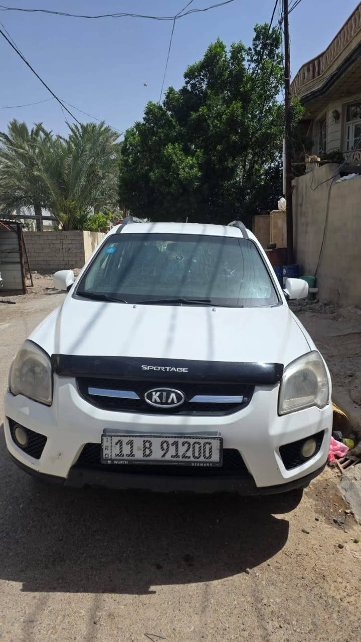 السلام عليكم سبورتج ٢٠٠٩ خليجي مكفول كفاله عامه شرط السونار مكينه بعده وضع الشركه مابيه اي نقص سياره مال جناي رقم بغداد انكليزي تحويل ثاني يوم مكانه ديالى السعر ١١٥ وبيه مجال ***********.
