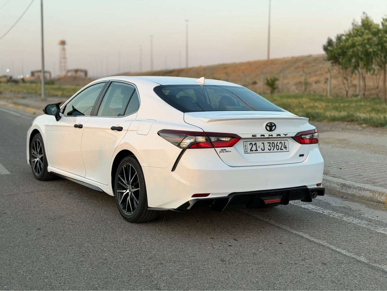السلام عليكم 
كامري 2021كلين 
كلين حتئ دعاميات بدون صبغ 
لاتعديل لاصبغ لا ارباك بشرط 
فقط رصعه بلهلال ورقه فحص 
موجود بلمنشور 
سياره Seمعرف مواصفاته 
سياره ماشي 70ميل كلشي عل البلاد 
سياره جديده صوره مال امريكا هم 
موجود بلمنشور كل التفاصيل 
موجوده سياره رقم سنويه 
كله جديد دفتر بانزين 
كله بشرط مكان السياره 
كركوك 
*********** وتساب هم موجود كركوك, العراق
