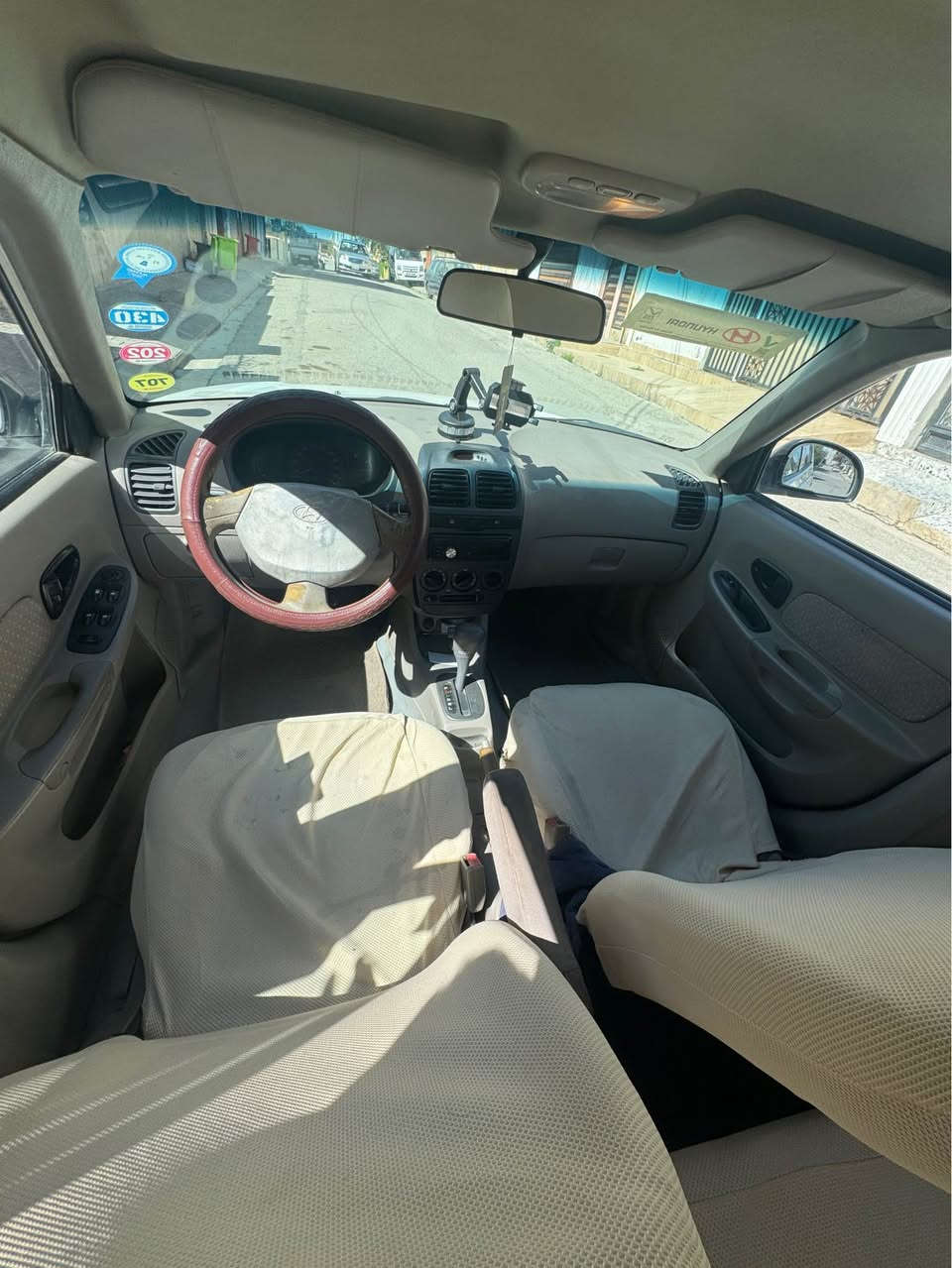 هونداي فيرنا ٢٠٠٩ اوتوماتيك 
 
سنويه جديد و بطاقة بانزين موجود 
گير و محرك و كهربائي و تبريد بشرط 
بيها قطعتين و نص صبع بدون ضربة 
سعر 74 ورقه وبيها مجال بسيط 
مكان سياره كوكوك
*********** كركوك, العراق
