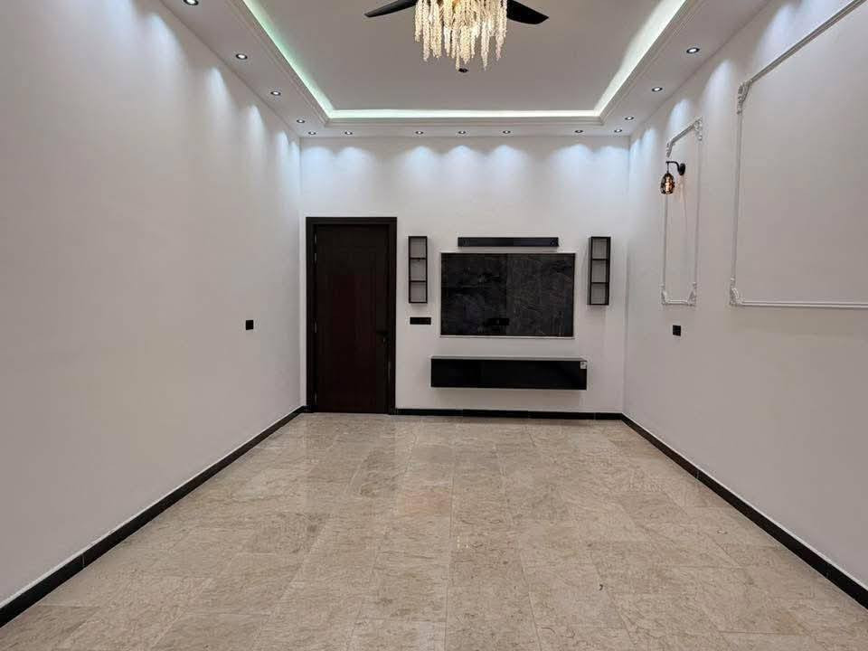 🏠 / للبيع دار مساحه ٢٠٠ م بالسند واقع حال ٢٨٥ م طابو صرف 

                            واجهه ١٠م / نزال ٢٨.٢م 

🧱 بناء حديث درجه أولى

الطابق الاول/ مطبخ . أستقبال . هول . غرفتين . مجمع صحيات ٢ . كراج . حديقه 

الطابق الثاني/ غرفتين . هول . صحيات ٢ 

🌏 الموقع / الجزائر مقابل المحكمه الجديده ( عرض الشارع ٢٠ م )

للأستفسار أكثر مراجعة مكتب 
#عقارات_أراضي_بابل_الخضراء للمقاولات العامه والتصاميم الهندسية 
شارع ٦٠ .. عمود ٣٠٠ .. مقابل أستدارة علي بقلي 
الشيخ حازم 
وسام محمد
أبو حيدر / *********** حلة, بابل
