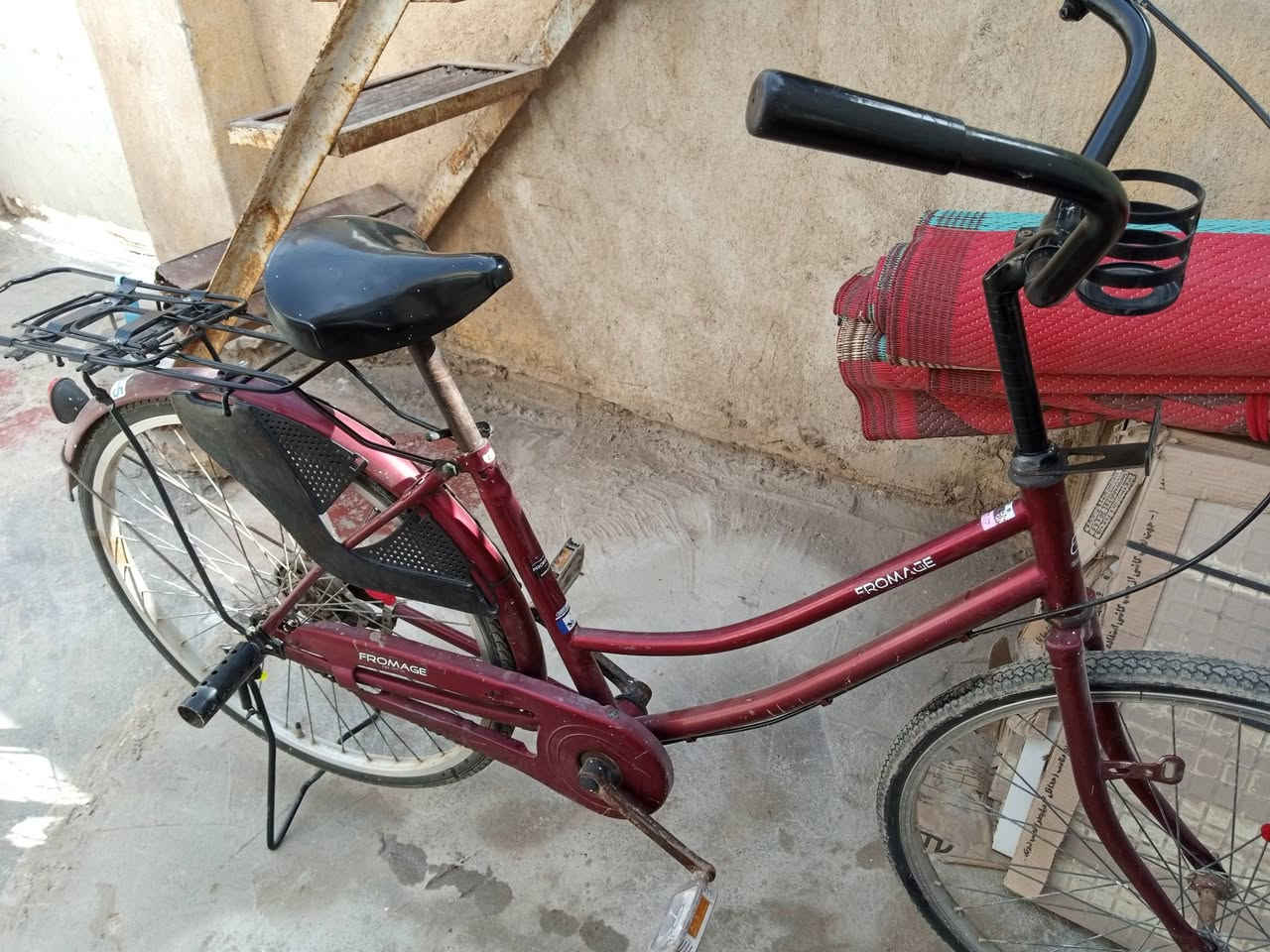 سلام عليكم بسكل للبيع حجم 26 موديل 14اي نقص مابي  مال حاويه سعر 95,, وبي مجال الطيبين شري يخابر الرقم ***********
