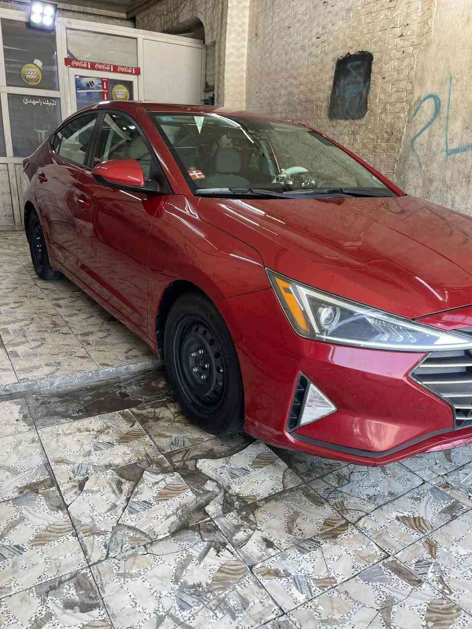 سلام عليكم شباب مرخصت ادمن الانتره 20 للبيع حادث جاملغ وربع بنيد  سعر 122 رقم رولي بغداد ***********
