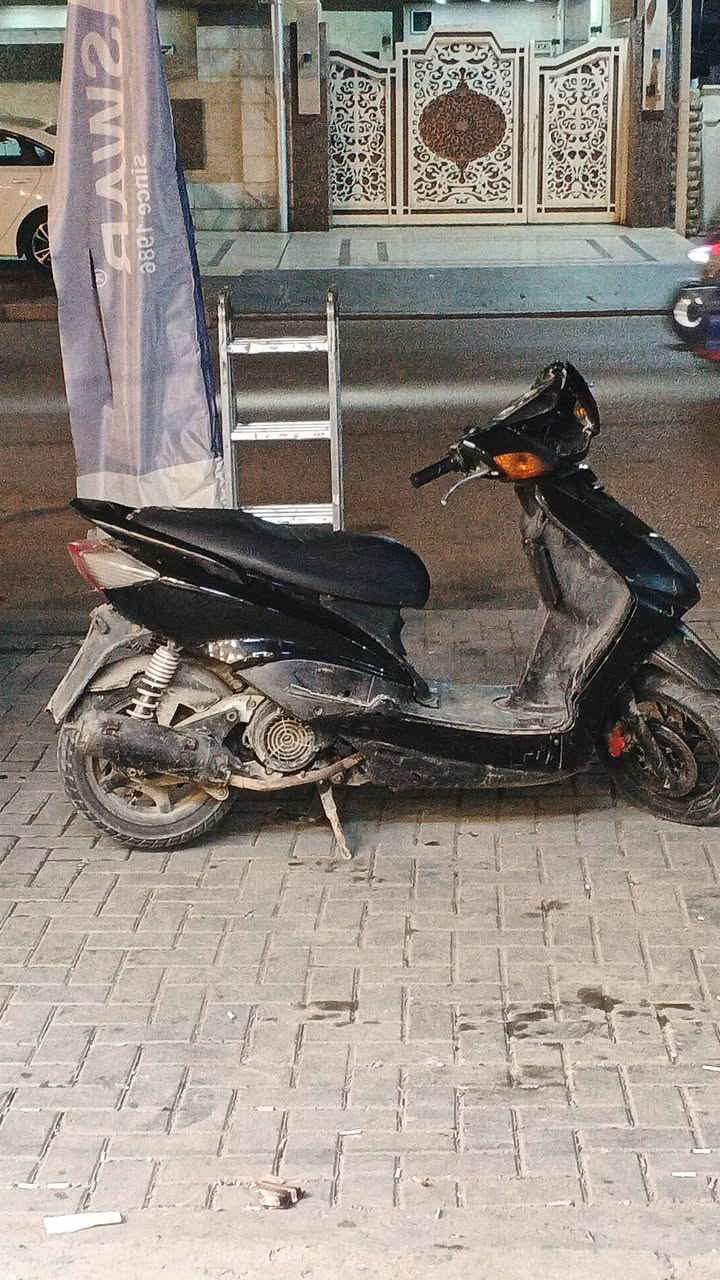 السلام عليكم سكنس نسيا للبيع دراجه حلوه شلع ومعدل عارضها 500 دراجه ما بيها اي نقصه دراجه تاخذها مال طرق بعيده مكاني بغداد السيديه *********** واتساب
