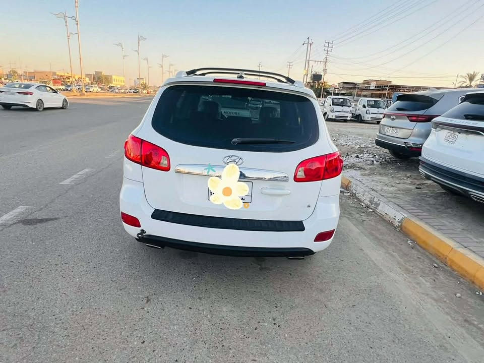 سنتافي وارد امريكي رقم بغداد موديل 2007محرك سته سلندر حجم المحرك 2700 حادثها جاملغ جهة السائق 5راكب جاهزه ماناقصها كلشي 
العنوان واسط الصويره ***********
