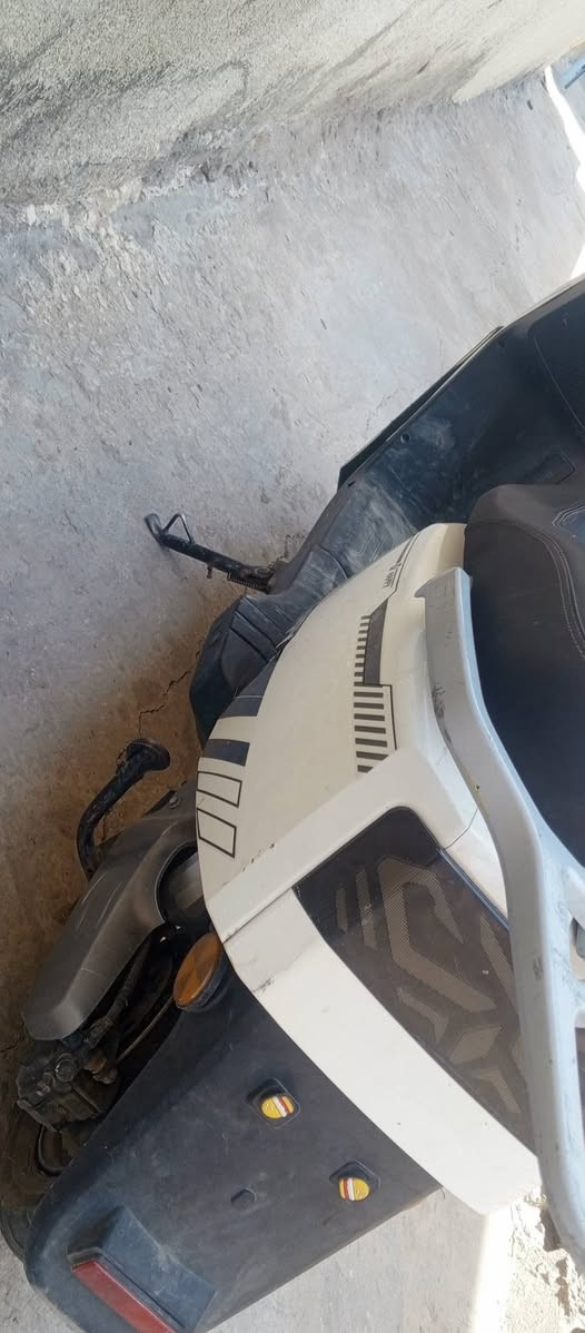السلام عليكم دراجه للبيع بيه عطلا بل سكليتر السعر 550/رقم ***********
