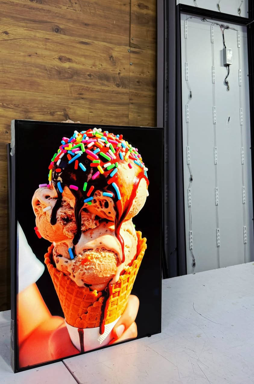 قطع إعلانات لد بوكس قياس 50*70 جاهزه للبيع  صناعه تركيه التسليم فوري الطبع على قماش ledbox  السعر 75 الف متوفره هذه الصوره فقط لطلب صور أخرى اقل طلبيه 5 قطع والاستلام خلال 5 أيام مع ضمان سنتين  للحجر إعلانات الحكيم ***********
