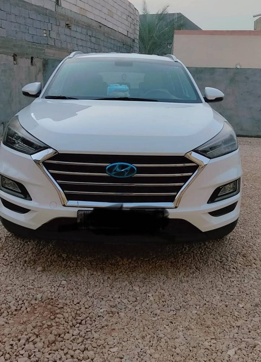 السلام عليكم توسان للبيع موديل 2020 شركه الگاصد فول مواصفات عدا الفتحه رقم بغداد بسمي مري شفط ترحيب خمس عدسات هاند بريك رجل رقمي ***********
