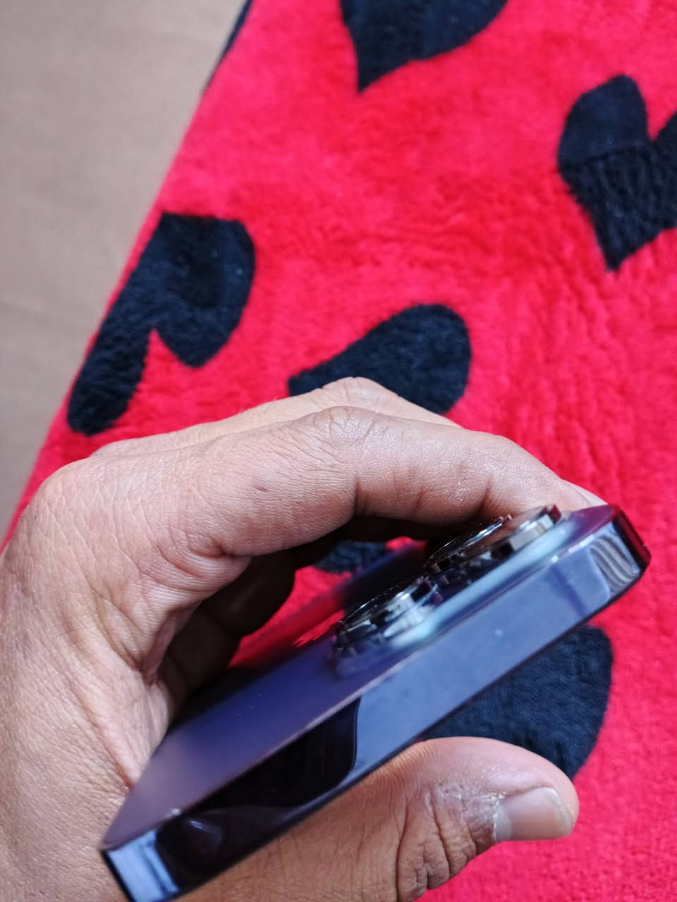 للبيع مبدل شاشه وبطاريه 14برو ماكس سعر 550مكاني بغداد ***********
