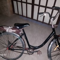 شباب بايسكل نضيف بدون بريك اشتريته 75   وبيعه 35 لان ما بي بريك  تكدرو...
