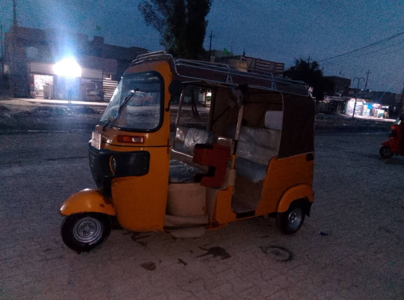 سلام عليكم تكتك للبيع موديل ١٩دخول ٢٠شهر ثاني رقم وسنويه بسمي تحويل ثاني يوم تكتك معمره دوس مكينه تنقص تكتك خير من الله سعر ٥٩٠٠وبيها مجال شراي هاذ رقم ***********بغداد النهروان
