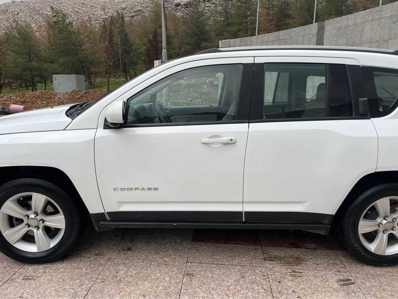 Jeep compass 2016 
مەکینە 20 
کوشن کرێمی
کامل لایت زینۆنی ئەسڵ
کوشن هیتەر 
شەغال
تەعدیل سورعە
کلین تایتڵ هیچی پێوەنیە تەنها یەک دوو شوێن قەڵەم کاریە و تەواو 
گێڕ و مەکینە بەشەرت نەکراوە 
95 هەزار ڕۆشتوە
سەنەوی تا مانگی 9/2028 نوێیە
کامل سێرڤسی بۆ کراوە ڕۆن و هایدرۆلیکی گێڕی تازە گۆڕاوە شەریکەی mutul
هەموو زانیاریەکانم نوسیوە مشتەری تەلەفۆن بکە یان نامە بنێرە لەخزمەت دام شوێم چواقوڕنە
***********
*********** رانية, السليمانية
