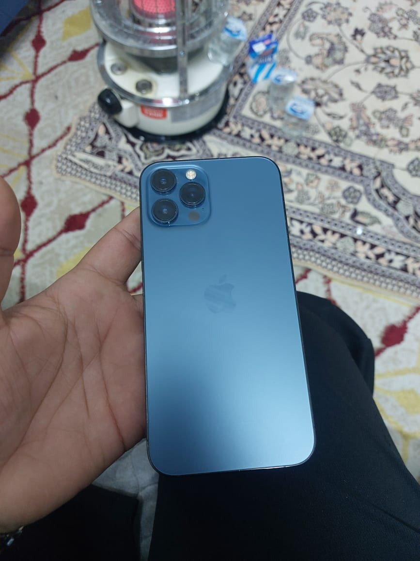 سلام عليكم تليفون ايفون ١٢ برو ماكس بيه ضربه بلشاشه كله شغال جهاز السعر خاص واتساب ***********
