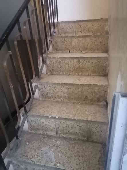 السلام عليكم يوجد مشتمل للبيع مساحة ٨٠متر واجهة ٤يحتوي علىَ صالة ومطبخ وخدمات جوةوفوك ٢غرف نوم موقع ممتاز شهداء البياع خلف مطعم المسرة قرب شارع العام الاستفسار على هذا الرقم ***********
