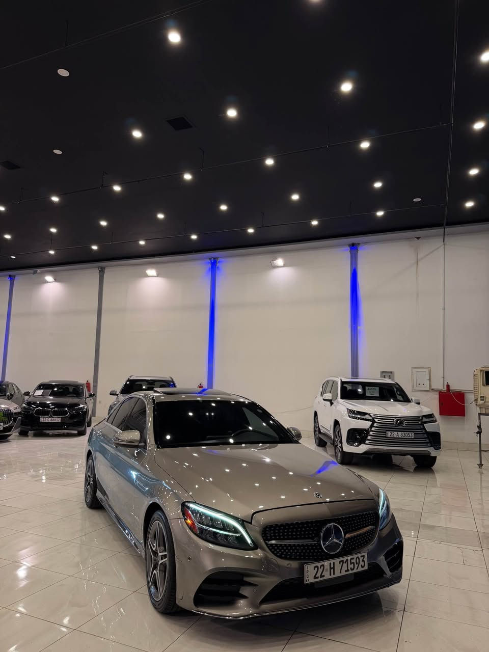 mercedes C300 4amtic 2020AMG 
فول فول سلايد لايد دايناميك كوشن گه رم ٣ گير شاشه گه وره اوتو هولد پارك 
بي سبوغ بي زوري دعمي نيه 
٣ شوين PDR  هه يه سه ياره كه زور خاوينه 
شوين:هه ولير 
سعر:٢٢٥$💵
***********
واتسئاپ أربيل, العراق
