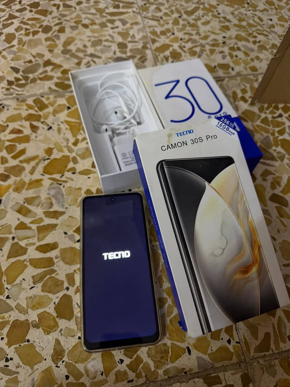 جهاز كوبي مقلد لل اصلي تكنو ذاكره٢٥٦ لمس سلس كامرته حلوه موضح كدامكم بتصوير ويا ملحقاته جديد ممستخدم ابدد سعر٧٠


**إذا كنت صاحب هذا الإعلان وتريد حذفه لأي سبب، رجاءا أرسل رسالة إلى الدعم الفني**